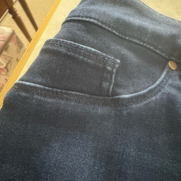 EUC Chico’s Platinum Jeans in Dark Wash with jegging style. - Picture 6 of 6